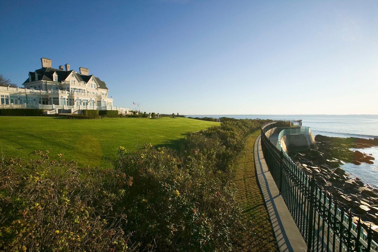 Rhode Island mansion overlooking ocean
